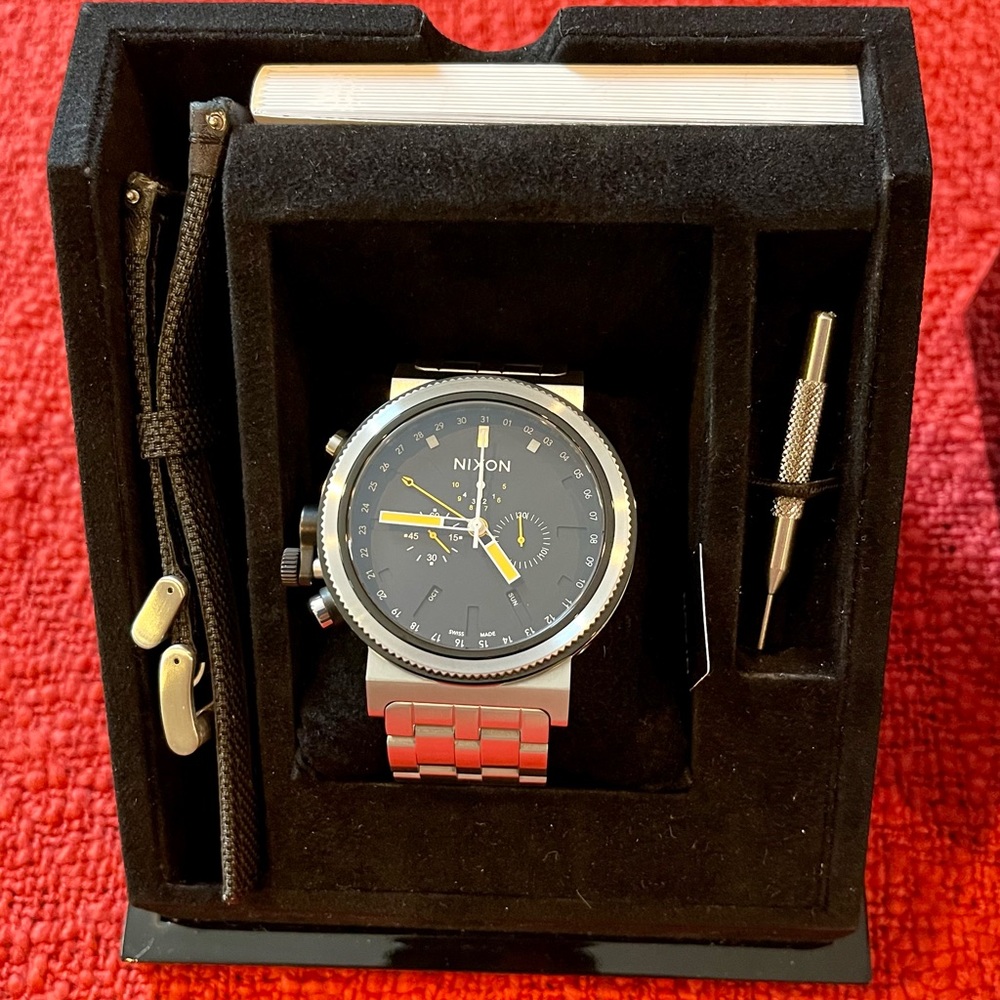 Nixon TRADER Grand Prix watch. Very rare. Top condition. Original box 📦 papers.